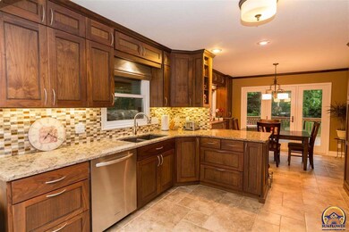 5934 SW 47th St, Topeka, KS 66610 - photo 2