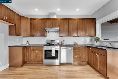 1226 Dwight Way, Berkeley, CA 94702 - photo 7