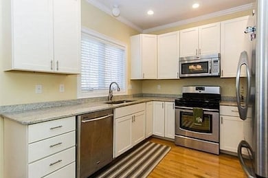 58 Prospect St unit 58, Newton, MA 02465 - photo 4