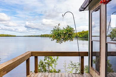18 Breezy Knoll Exteriors-4