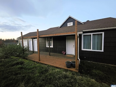 1811 E 3rd St, Port Angeles, WA 98362 - photo 2