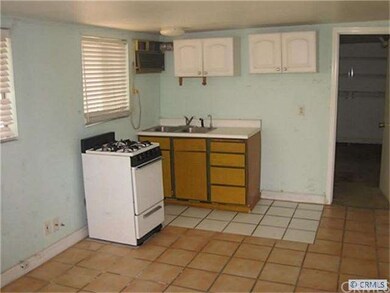 Back House Kitchenette