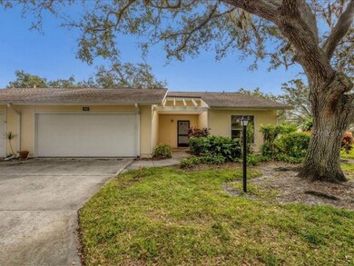 4027 Oakhurst Dr unit 3122, Sarasota, FL 34233 - photo 2