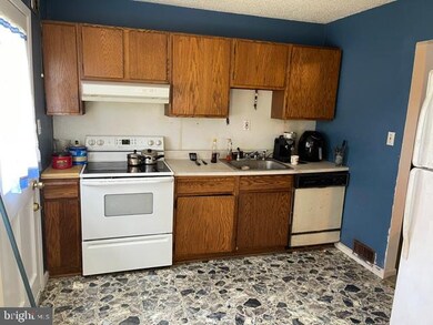 27 Merry Rd, Newark, DE 19713 - photo 3