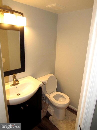 8206 Winstead Place unit 201, Manassas, VA 20109 - photo 4