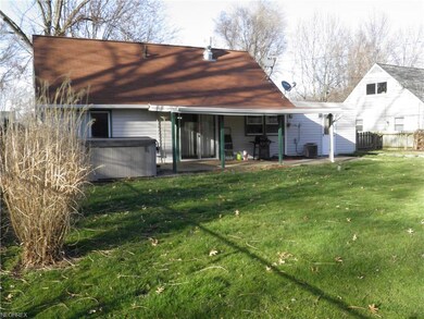 4900 Elmwood Dr, Sheffield Lake, OH 44054 - photo 2