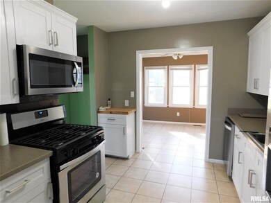 2139 Grove St, Davenport, IA 52804 - photo 4