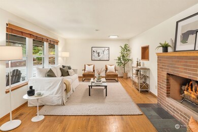 10519 Alan a Dale Place, Edmonds, WA 98020 - photo 4