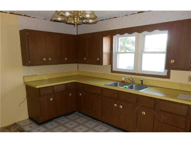 1016 E 29th St, Anderson, IN 46016 - photo 4