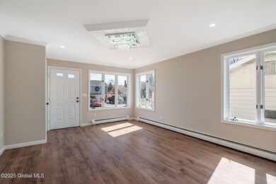 5-2546FirstAve_05