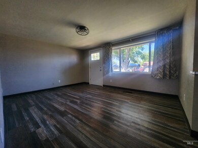 209 W 25th St, Burley, ID 83318 - photo 5
