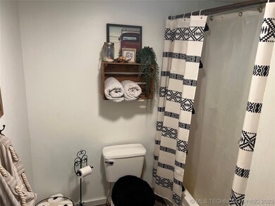 811 E Tulsa Ave, Sulphur, OK 73086 - photo 7