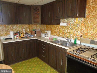 809 N Woodlynn Rd, Essex, MD 21221 - photo 6