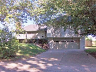 1805 Lion Rd