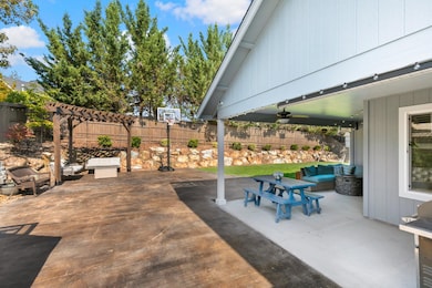 1782 NW F St, Grants Pass, OR 97526 - photo 5