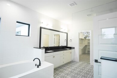 1748 Ojeman Spring Ln, Houston, TX 77055 - photo 7