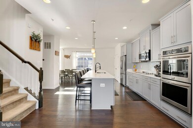 6917 Stansbury Ln, Landover, MD 20785 - photo 5