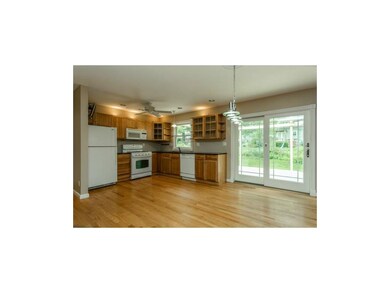 Kitchen and dining area. Room for an island.