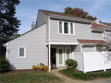 Maintenance Free Vinyl Siding,Gutters,Attached Sto