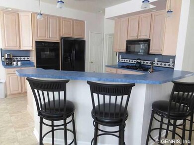 Kitchen GORGEOUS Kitchen with Plentiful Cabinetry!
