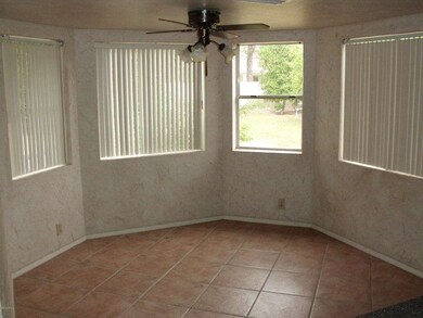 2728 E MINTON 010