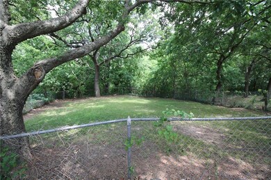 1125 N Market Ave, Shawnee, OK 74801 - photo 4