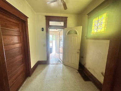 801 S Warren St, Peoria, IL 61605 - photo 2