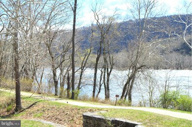 912 Harpers Ferry Rd, Knoxville, MD 21758 - photo 3