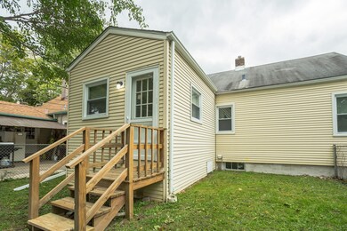 1006 W Ridgeland Ave, Waukegan, IL 60085 - photo 5