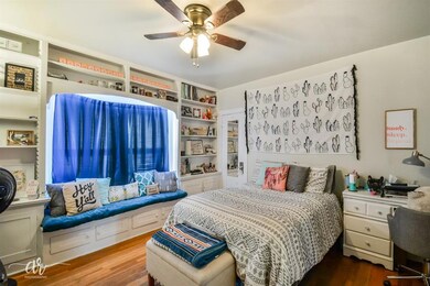 Main House one of four bedrooms