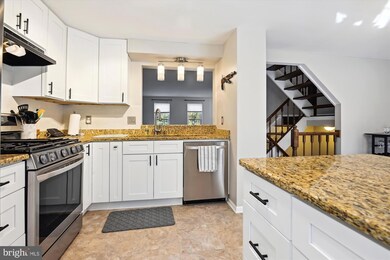 1517 Autumn Ridge Cir, Reston, VA 20194 - photo 4