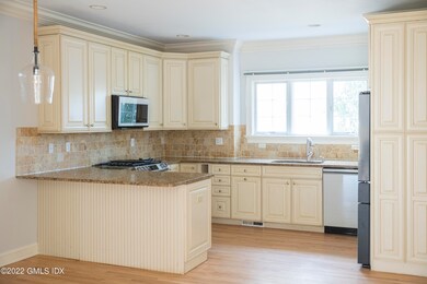 41 Harold St unit B, Cos Cob, CT 06807 - photo 4