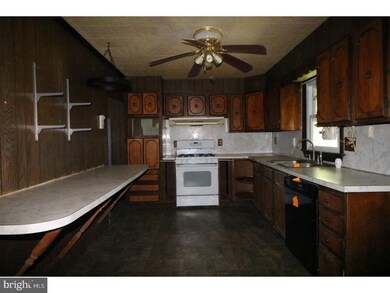 7 Amherst Dr, Pennsville, NJ 08070 - photo 5