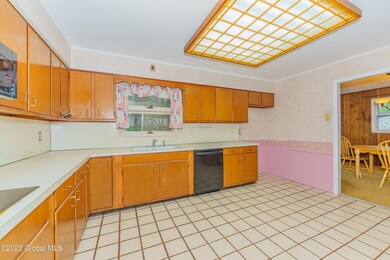 5 Toll Ln, Albany, NY 12203 - photo 3