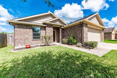377 De Coster Blvd, Alvin, TX 77511 - photo 2