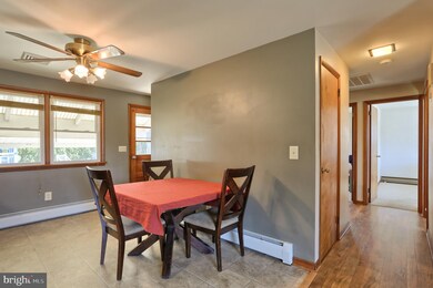 300 S Duke St, Palmyra, PA 17078 - photo 5