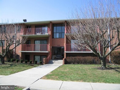 1633 Edgewood Place unit 202, Hagerstown, MD 21740 - photo 4