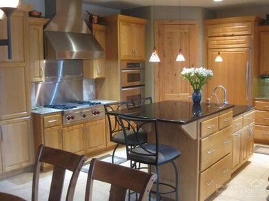 2840 NW Lakemont Dr, Bend, OR 97701 - photo 2