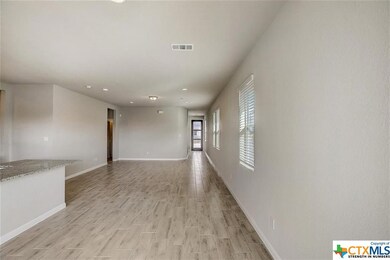 124 Lacey Oak Loop, San Marcos, TX 78666 - photo 5