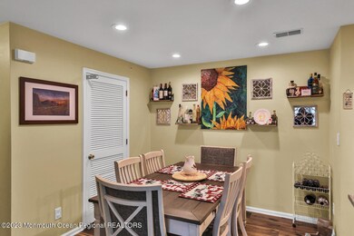 232 Wedgewood Cir, Belford, NJ 07718 - photo 7