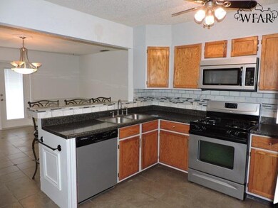 3912 Cynthia Ln, Wichita Falls, TX 76302 - photo 6