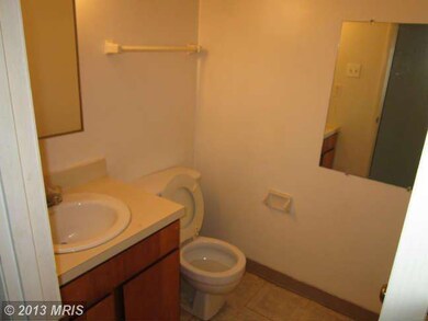 569 W Diamond Ave, Gaithersburg, MD 20877 - photo 6