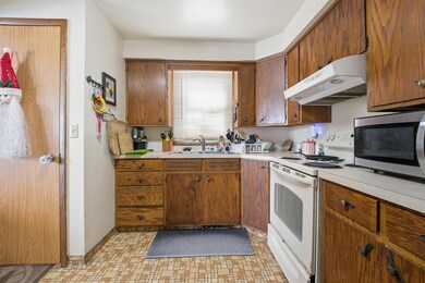 2325 N Ballard Rd, Appleton, WI 54911 - photo 7