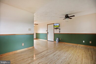 18902 Diller Dr, Hagerstown, MD 21742 - photo 2