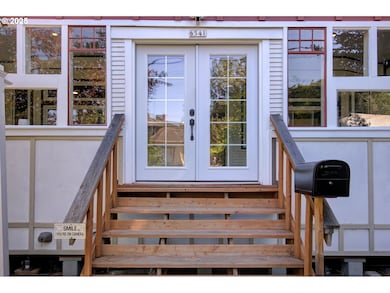 6541 E Burnside St, Portland, OR 97215 - photo 2