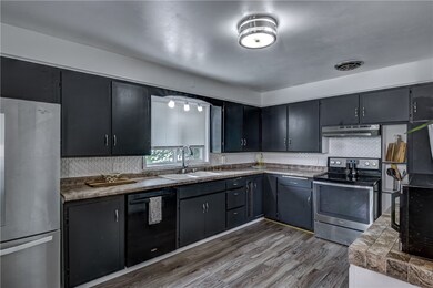 1320 Keith St, Eau Claire, WI 54701 - photo 5