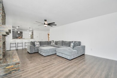 7211 Bayou Oaks Dr, Houston, TX 77088 - photo 7