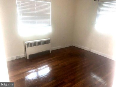 8515 Chestnut Oak Rd, Parkville, MD 21234 - photo 5