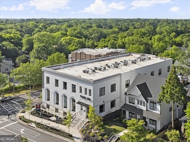 A rare find in the vibrant and walkable Oakhurst neighborhood, Park 108 offers new loft-style condos in Decatur, GA, with modern and totally unique floor plans that embrace the historic charm of the original Bell South building.