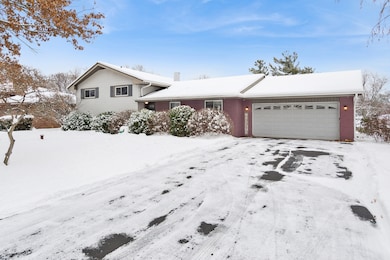 23W039 Hackberry Dr, Glen Ellyn, IL 60137 - photo 2